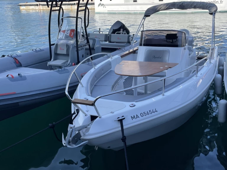 Ein Aquabat Sport line 21 mieten in Martigues