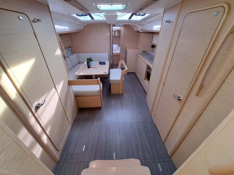 YachtCharter in Jezera - Dufour Dufour 430 auf SamBoat