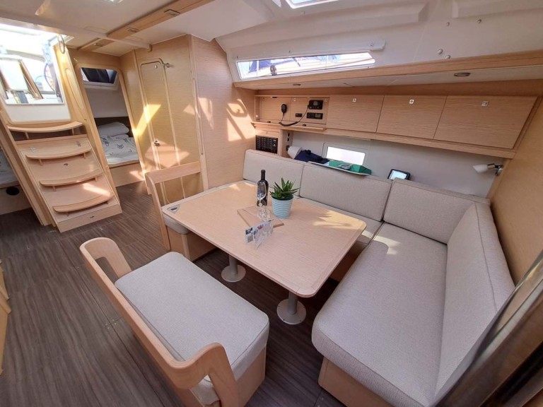 Ein Dufour Dufour 430 mieten in Jezera