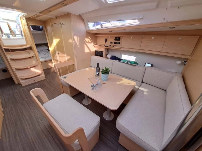 Ein Dufour Dufour 430 mieten in Jezera