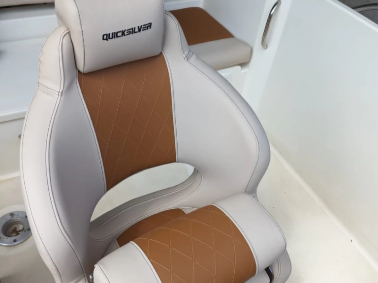 Motorboot mit oder ohne Skipper Quicksilver mieten in Novi Vinodolski