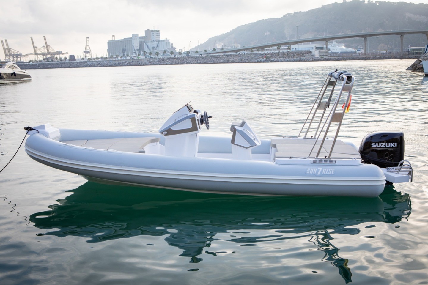 Mieten Sie ein Schlauchboot Mirimare Sunrise 7 Barcelona (Ponza 