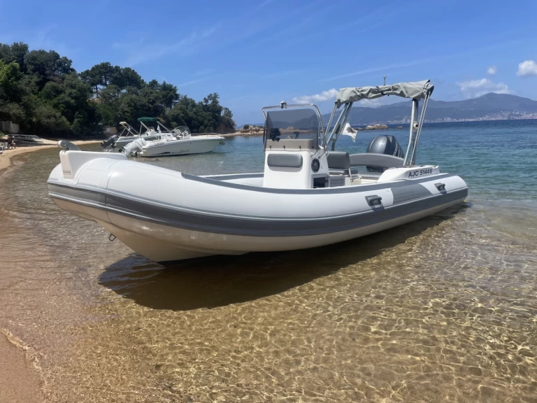 Schlauchboot mit oder ohne Skipper Capelli mieten in Ajaccio