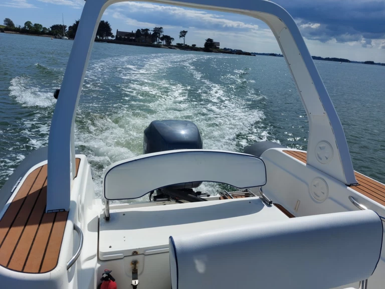 Schlauchboot mieten in Séné zum besten Preis