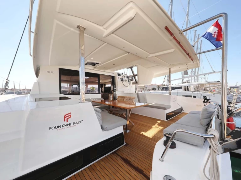 Bootsverleih Fountaine Pajot Lucia 40 Pula Samboat