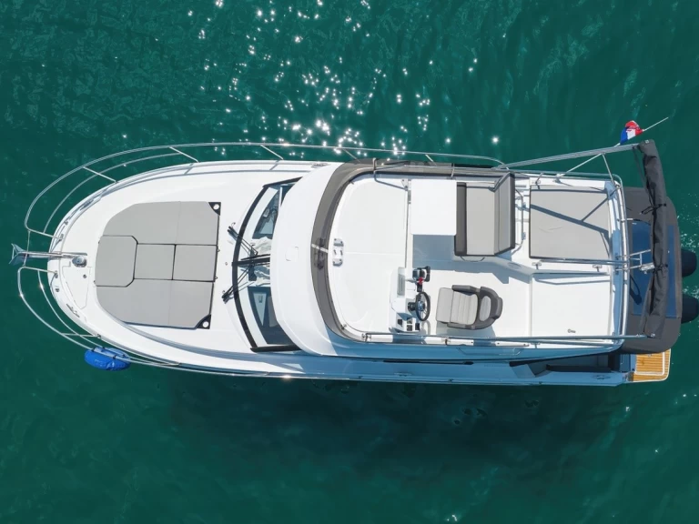 Motorboot mit oder ohne Skipper Jeanneau mieten in Biograd na Moru