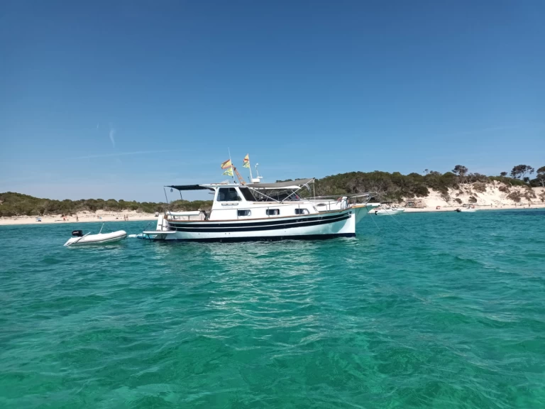 Vermietung Motorboot Majoni mit Führerschein