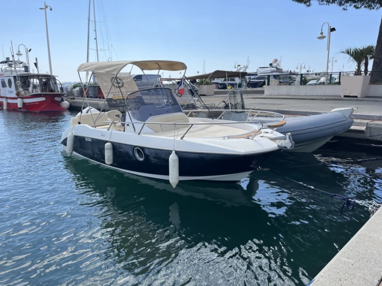 Vermietung Motorboot Sessa Marine mit Führerschein