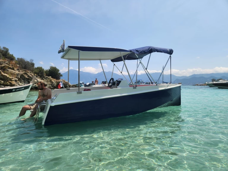 Motorboot mit oder ohne Skipper Alizée Electronic mieten in Saint-Florent