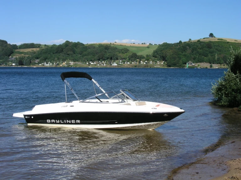 YachtCharter in Salles-Curan - Bayliner Bayliner 175 GT auf SamBoat