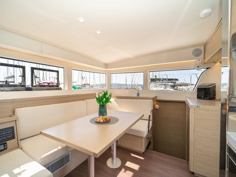 Katamaran mieten in Kaštela zum besten Preis