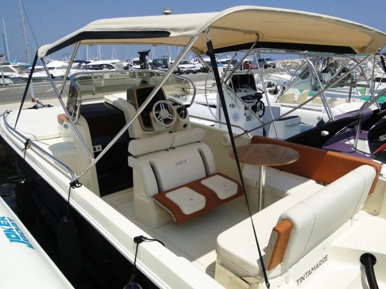 Bootsverleih Invictus  CX 240 Fréjus Samboat