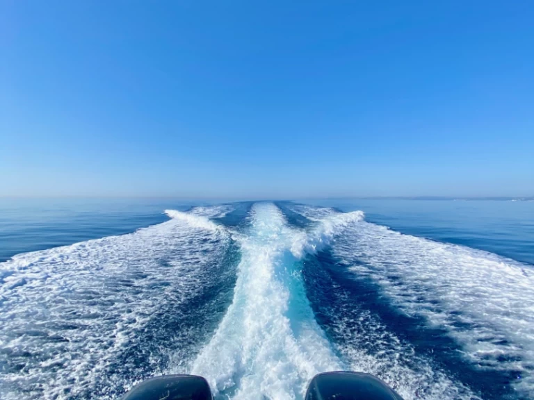 Motorboot mit oder ohne Skipper Jeanneau mieten in Saint-Laurent-du-Var