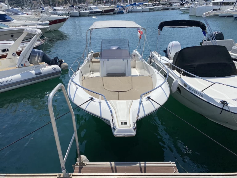 Motorboot mit oder ohne Skipper White Shark mieten in Marseille