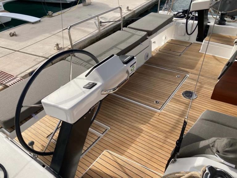 Segelboot mit oder ohne Skipper Dufour mieten in Trogir