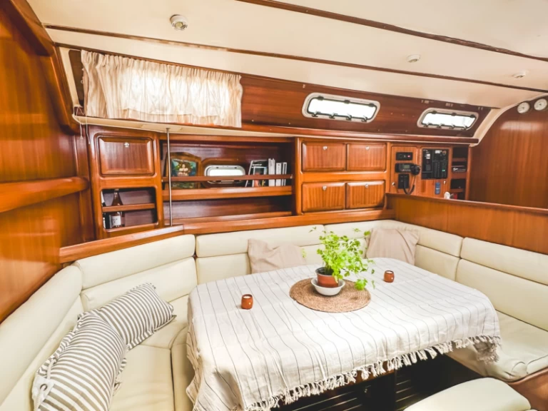 YachtCharter in Porroig - Bavaria Bavaria 42 Cruiser auf SamBoat