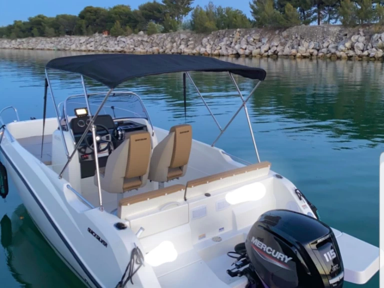 Quicksilver Activ 605 Open mieten Marseille