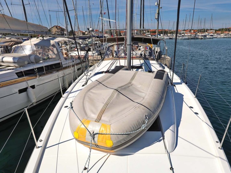 YachtCharter in ACI Marina Jezera - Jeanneau Sun Odyssey 490 auf SamBoat