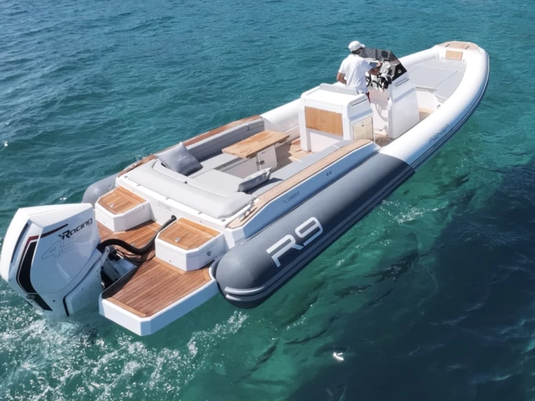 Renier Renier R9 Tourer mieten Port du Lavandou