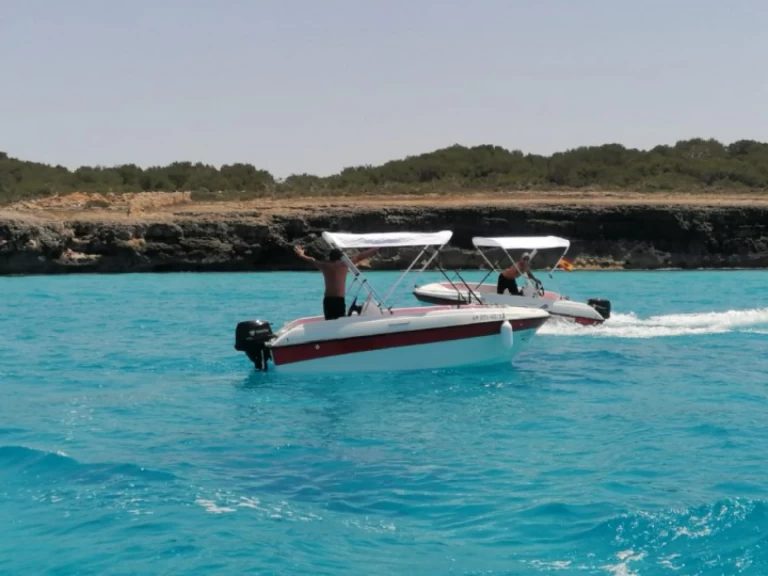 Motorboot mit oder ohne Skipper Compass mieten in Son Bou