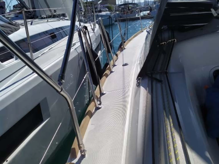 Ein Jeanneau Sun Odyssey 349 mieten in Trogir