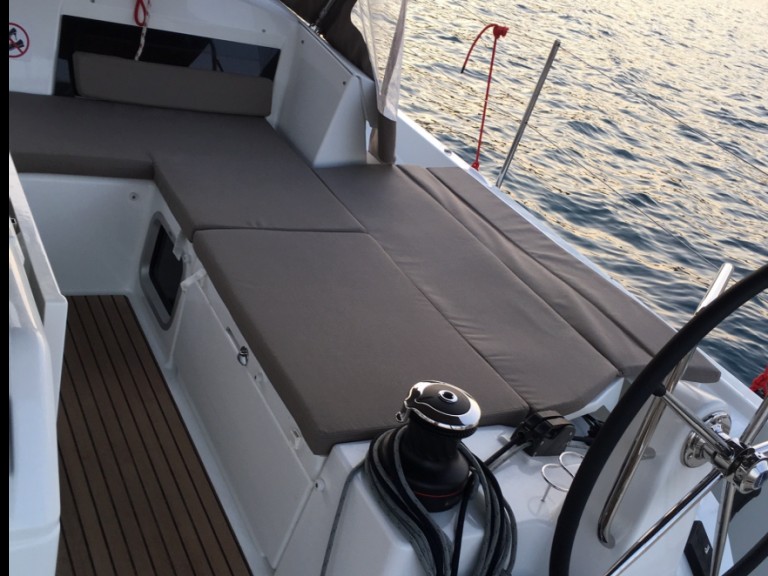 Boot mieten Nikiána günstig Sun Odyssey 490