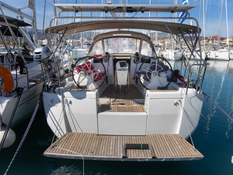 Ein Jeanneau Sun Odyssey 419 mieten in Lefkáda