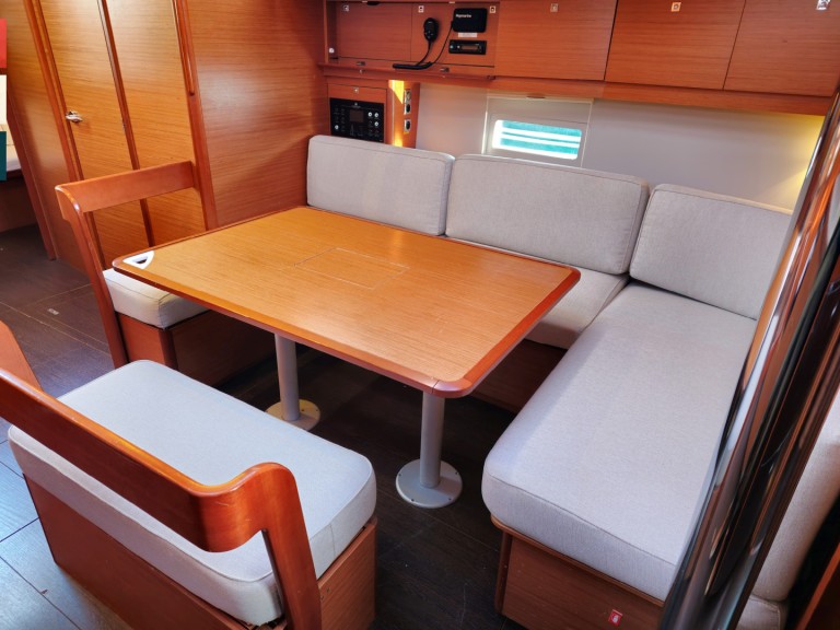 Segelboot mieten in Kaštel Gomilica zum besten Preis