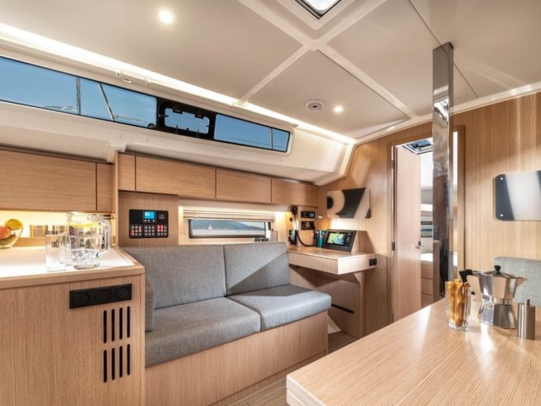 YachtCharter in Gouviá - Bavaria Bavaria C42 auf SamBoat