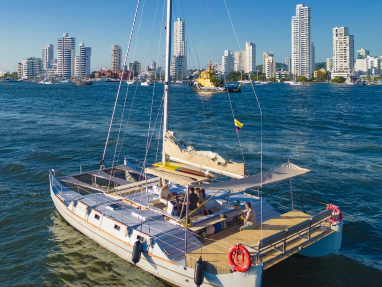 Katamaran mit oder ohne Skipper Wharram mieten in Cartagena