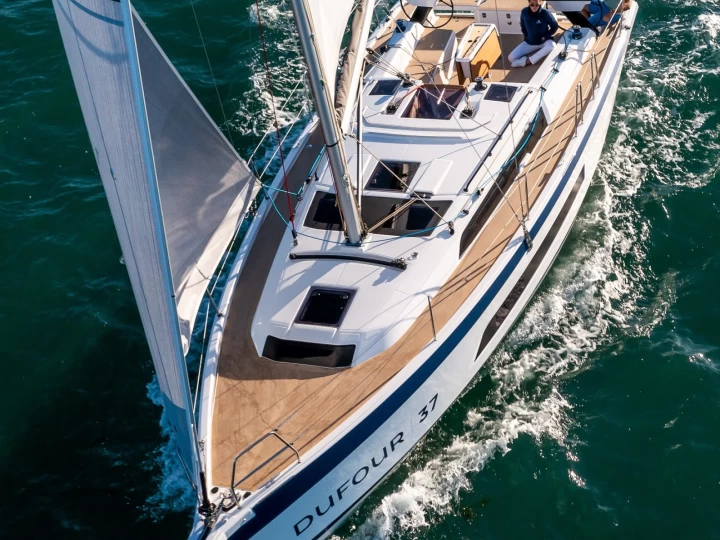 Ein Dufour Dufour 37 mieten in Blue Lagoon Marina