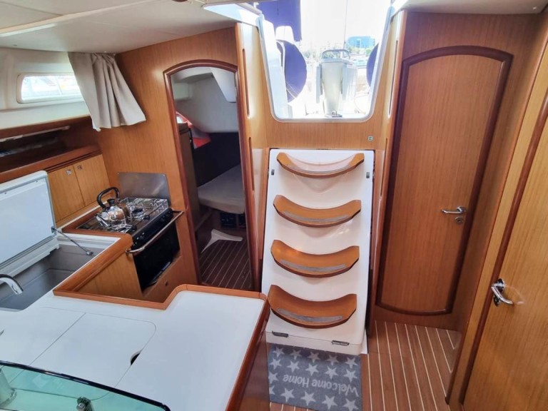 Segelboot mit oder ohne Skipper Jeanneau mieten in Álimos