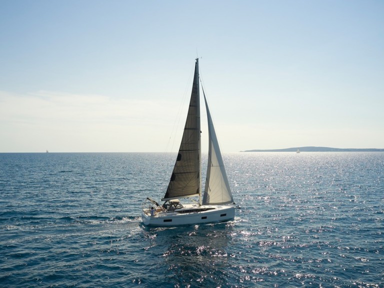 Bootsverleih Bavaria Bavaria C38 Jezera Samboat