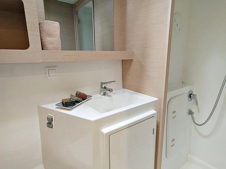 Boot mieten Rogoznica günstig Lagoon 42