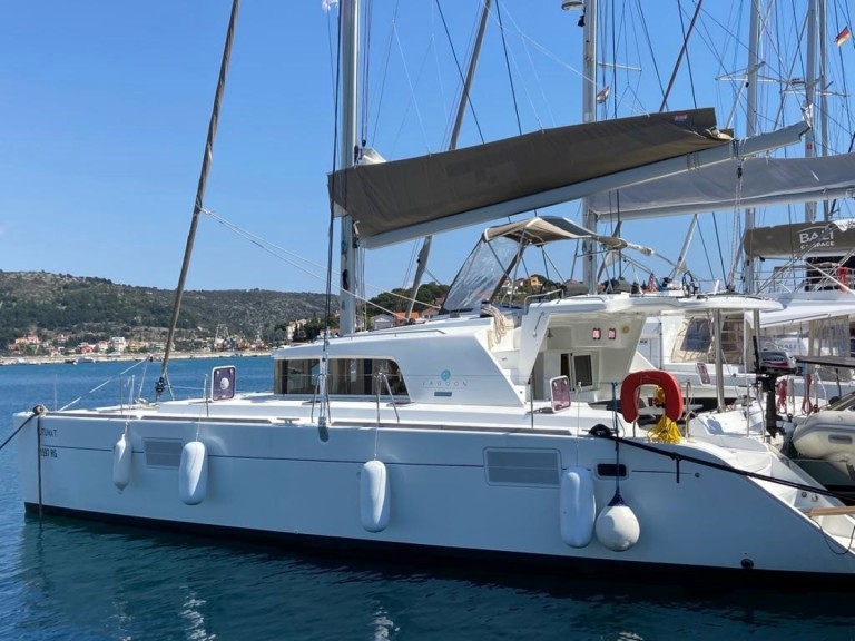 Vermietung Katamaran Lagoon mit Führerschein