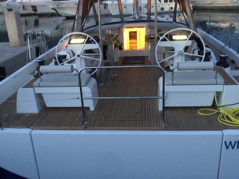 Bénéteau Oceanis Yacht 54 mieten Rogoznica