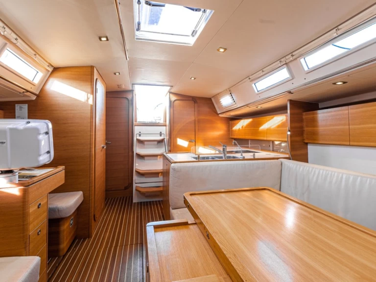 Vermietung Segelboot Salona mit Führerschein