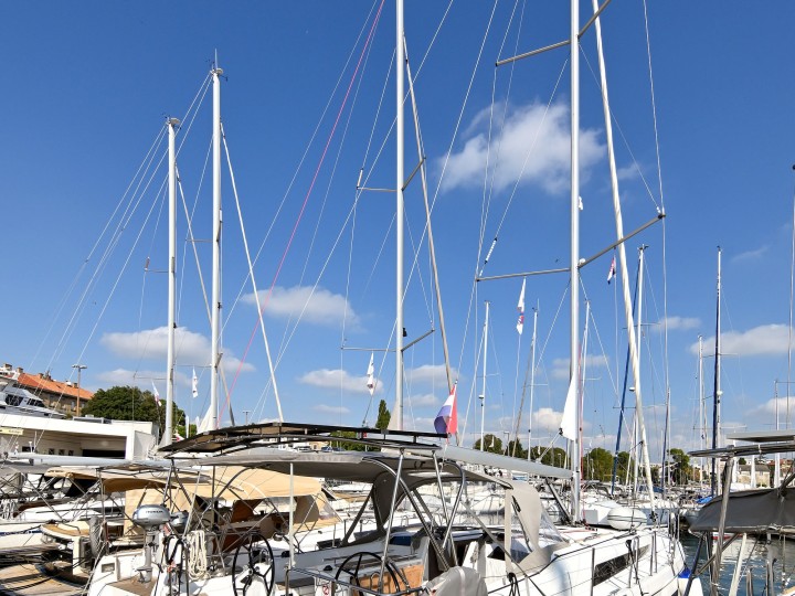 Vermietung Segelboot Bénéteau mit Führerschein