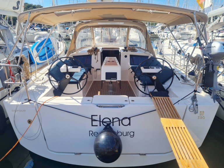 Ein Dufour Dufour 390 mieten in Pula