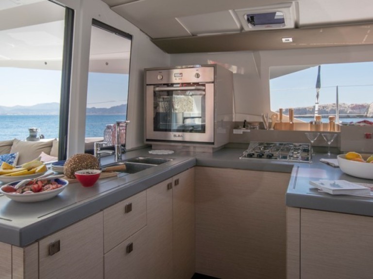 YachtCharter in Jolly Harbour - Fountaine Pajot Astrea 42 auf SamBoat