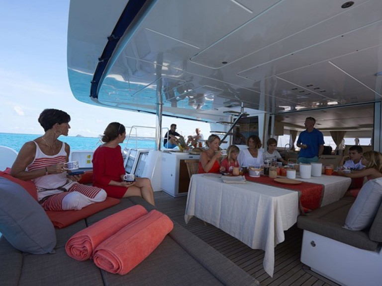 YachtCharter in Raiatea Island - Lagoon Lagoon 620 auf SamBoat