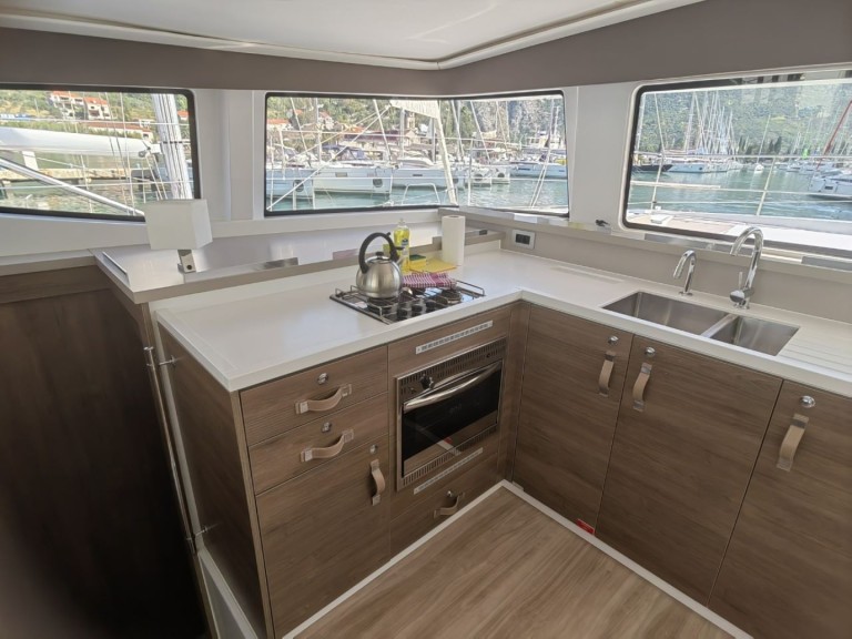 Bootsverleih Bali Catamarans Bali 4.4 Komolac Samboat