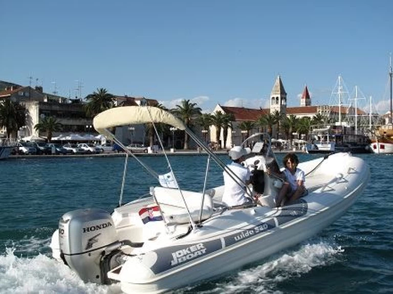 Schlauchboot mieten in Aci Castello zum besten Preis