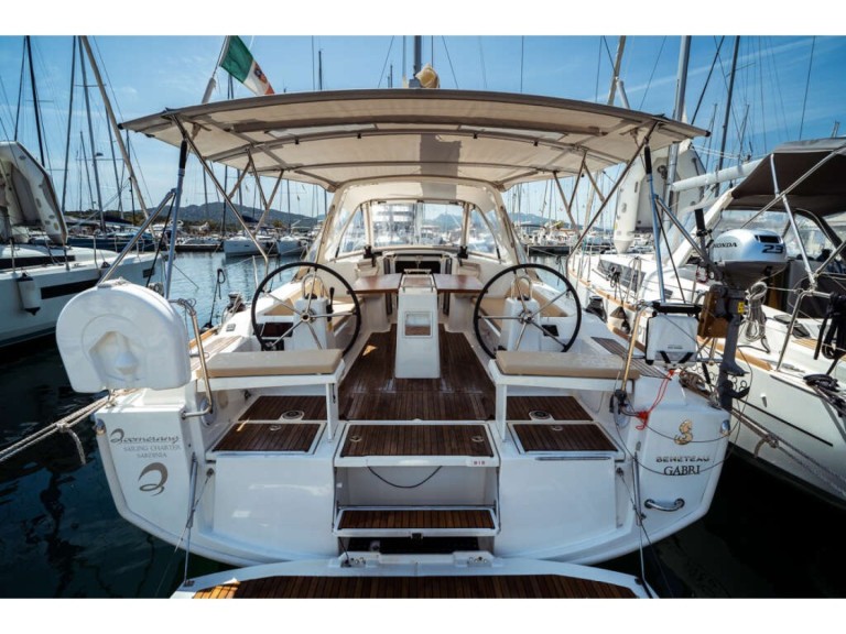 Boot mieten Olbia günstig Oceanis 38