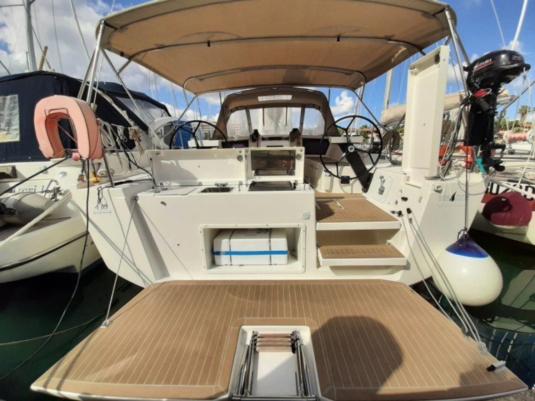 Ein Dufour Dufour 430 Grand Large mieten in Furnari