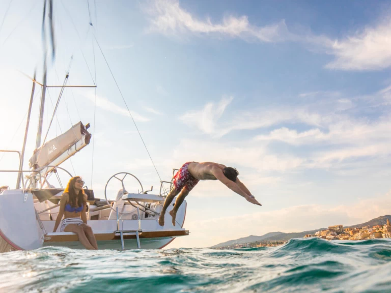 Segelboot mit oder ohne Skipper Hanse mieten in Betina