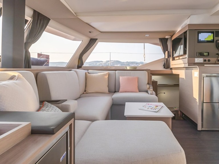 Ein Fountaine Pajot Isla 40 mieten in Parham Town