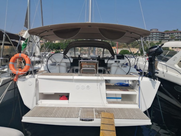 Dufour Dufour 520 Grand Large mieten Poseidon Marina