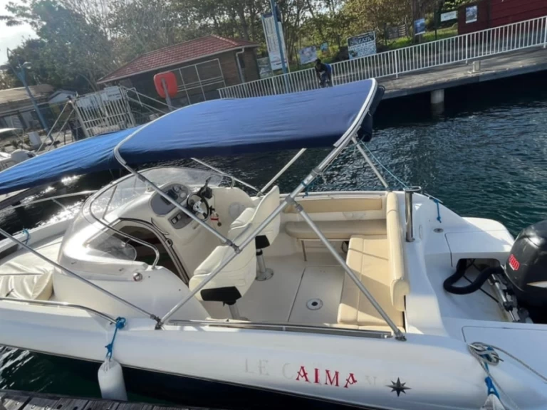 Motorboot mieten in Les Trois-Îlets zum besten Preis