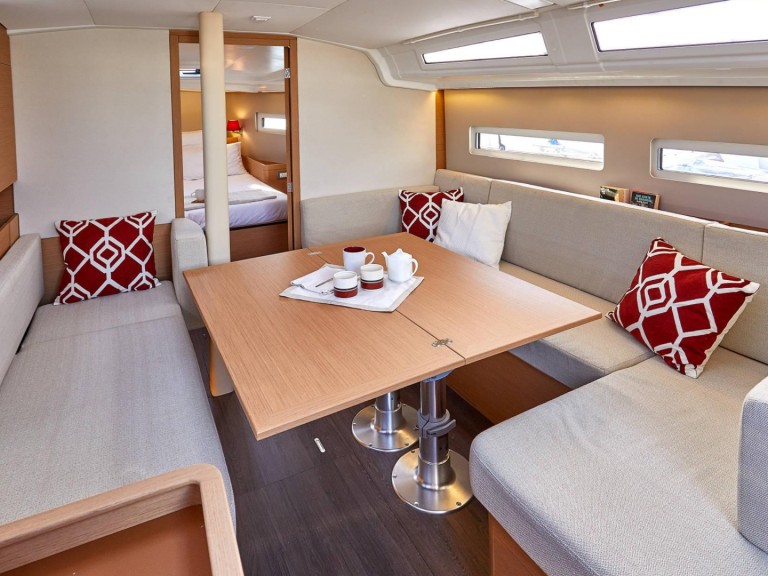 Bootsverleih Jeanneau Sun Odyssey 410 Gouviá Samboat